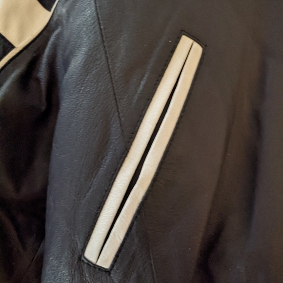 American Toons 1996 Olympic games leather jacket.  Used, in excellent condition. - Picture 6 of 6